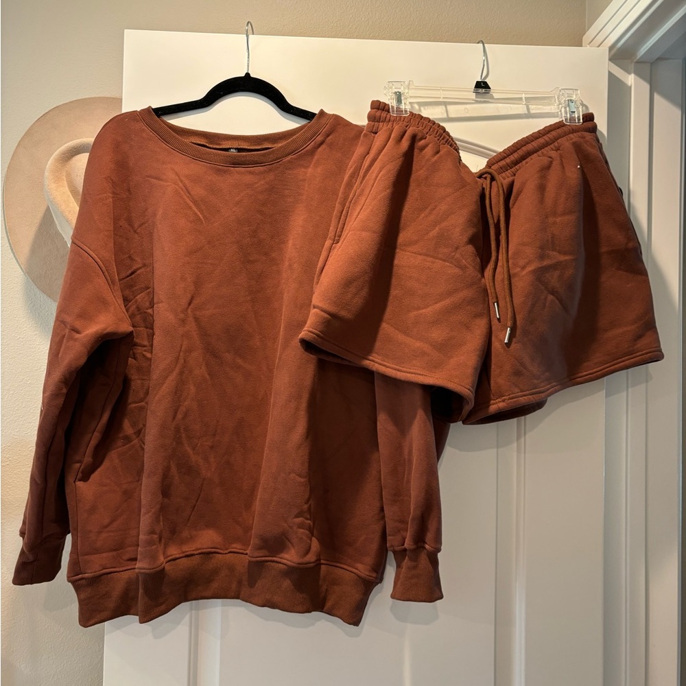 Brown matching short sweatset